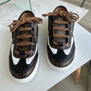 Louis Vuitton Monochrome Sneakers with Tan Lining